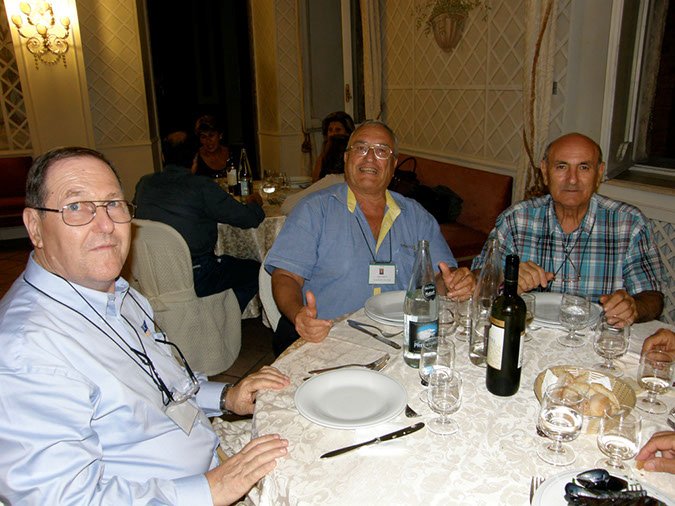 1° raduno Ascoli Piceno dal 9 al 10 settembre 2011 -  foto...042 - la sera a cena...  